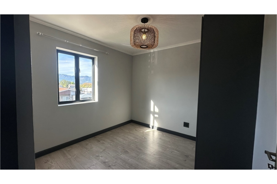 3 Bedroom Property for Sale in De Zoete Inval Western Cape